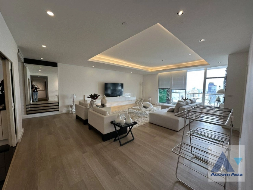 unitLuxurious condominium with elegant interiors in the Sathorn area (1520975)