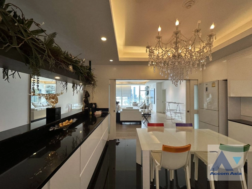 unitLuxurious condominium with elegant interiors in the Sathorn area (1520975)