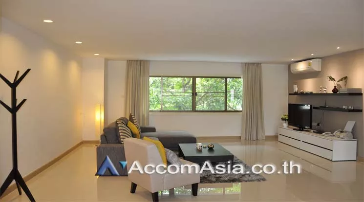 Pet friendly |  Low Rised Building Apartment  3 Bedroom for Rent BTS Thong Lo in Sukhumvit Bangkok