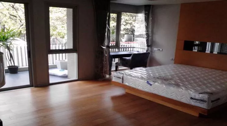 5  3 br Apartment For Rent in Ploenchit ,Bangkok BTS Chitlom at Low Rise And Peaceful 1420985