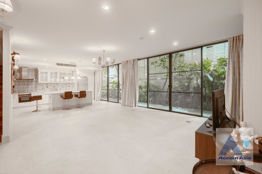 5  3 br Condominium For Sale in Sukhumvit ,Bangkok BTS Ekkamai at Issara at Sukhumvit 42 1521013