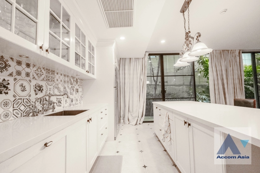 7  3 br Condominium For Sale in Sukhumvit ,Bangkok BTS Ekkamai at Issara at Sukhumvit 42 1521013