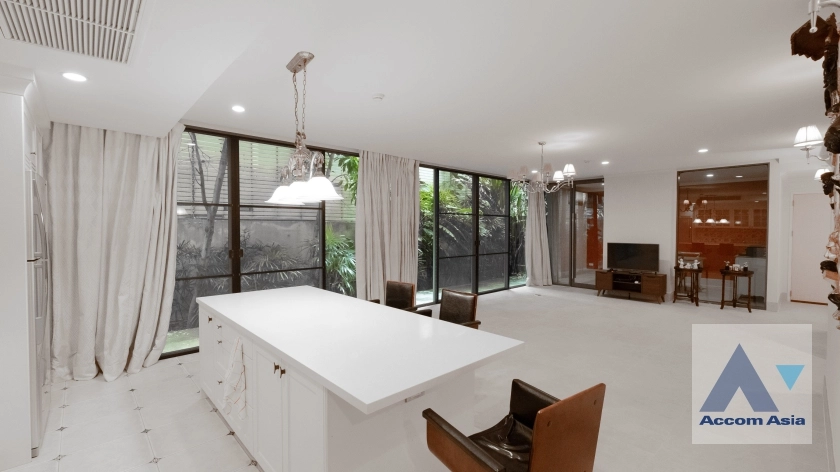 Ground Floor, Duplex Condo, Penthouse | Issara at Sukhumvit 42 Condominium  3 Bedroom for Sale BTS Ekkamai in Sukhumvit Bangkok