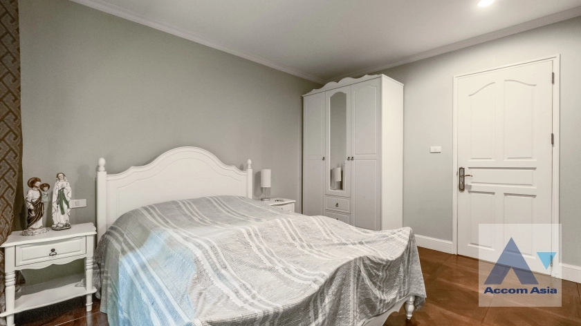 15  3 br Condominium For Sale in Sukhumvit ,Bangkok BTS Ekkamai at Issara at Sukhumvit 42 1521013