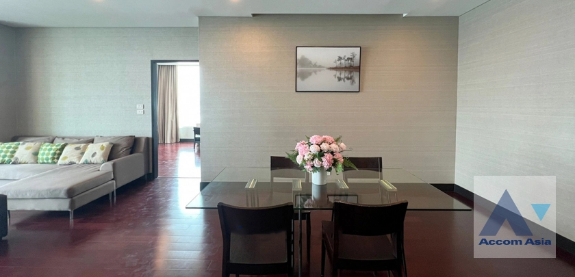 unit 2 Bedrooms  Condominium For Rent & Sale in Ploenchit, Bangkok  near BTS Chitlom (1521068)