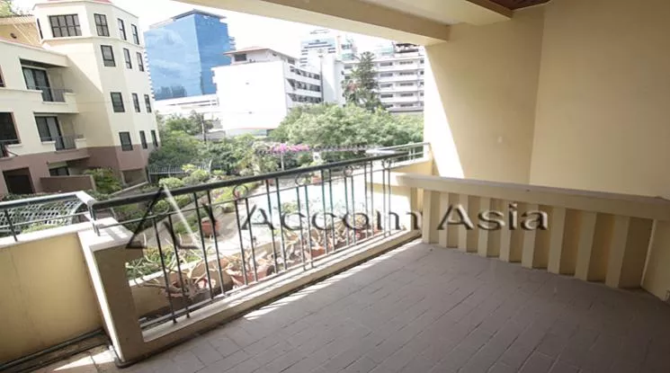 unit 3 Bedrooms  Apartment For Rent in Sukhumvit, Bangkok  near BTS Phrom Phong (1421070)