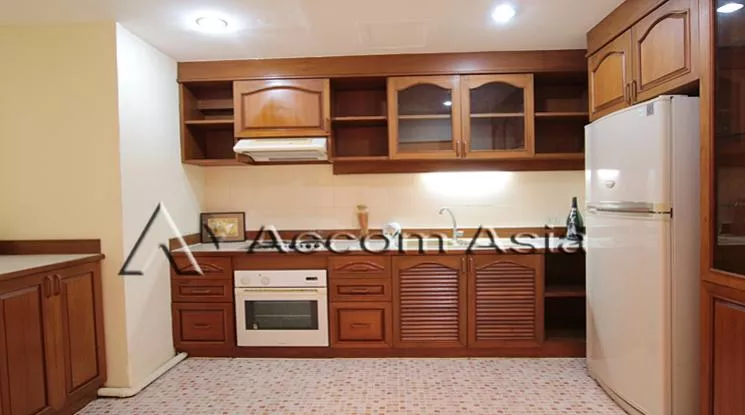 unit 3 Bedrooms  Apartment For Rent in Sukhumvit, Bangkok  near BTS Phrom Phong (1421070)