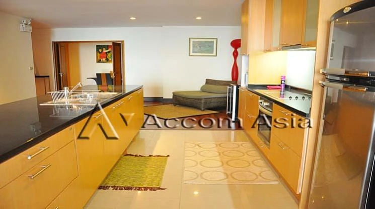 unit 2 Bedrooms  Condominium For Rent in Sathorn, Bangkok  near BTS Chong Nonsi (1521073)