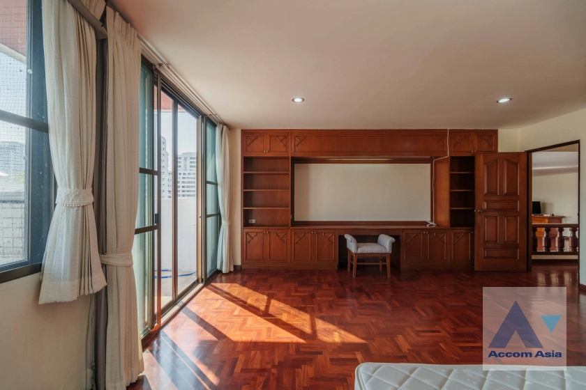 13  3 br Apartment for rent and sale in Sukhumvit ,Bangkok BTS Asok - MRT Sukhumvit at Spacious space with a cozy 1421074