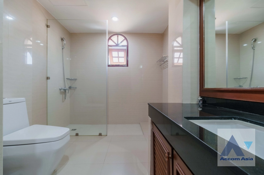 15  3 br Apartment for rent and sale in Sukhumvit ,Bangkok BTS Asok - MRT Sukhumvit at Spacious space with a cozy 1421074