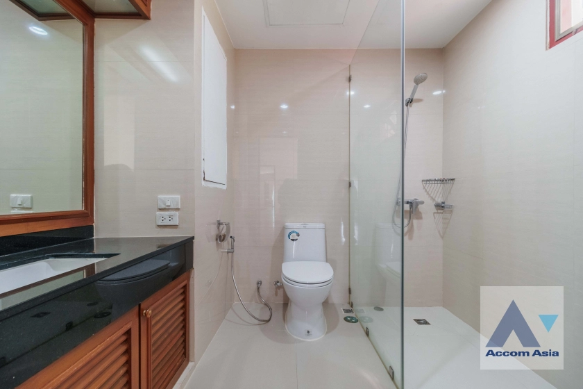 17  3 br Apartment for rent and sale in Sukhumvit ,Bangkok BTS Asok - MRT Sukhumvit at Spacious space with a cozy 1421074