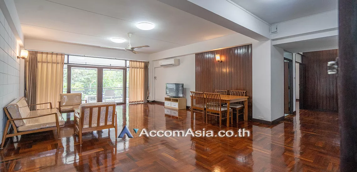 Greenery garden and privacy Apartment  2 Bedroom for Rent BTS Thong Lo in Sukhumvit Bangkok