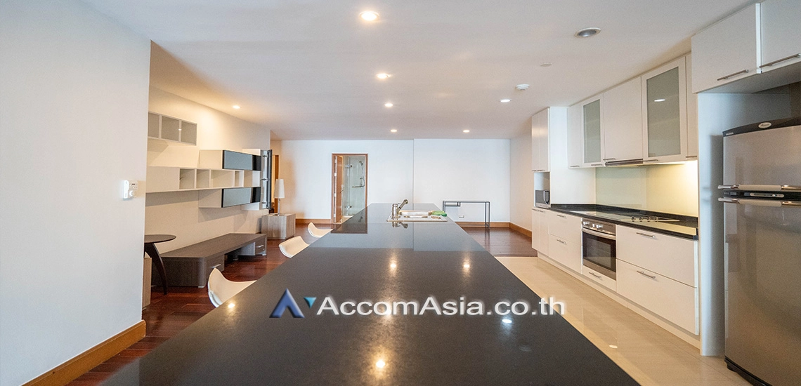 unitBright corner condominium with full city view (1521077)