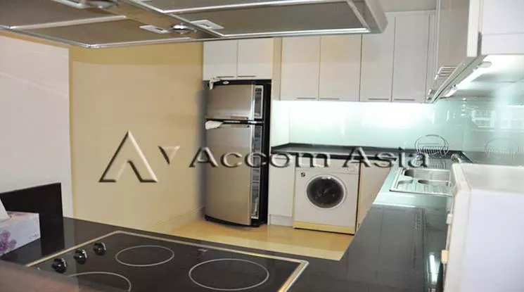 unit 1 Bedroom  Condominium For Sale in Sathorn, Bangkok  near BTS Chong Nonsi (1521082)