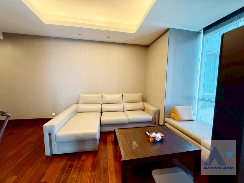 unit 2 Bedrooms  Condominium For Rent in Sathorn, Bangkok  near BTS Chong Nonsi (1521084)