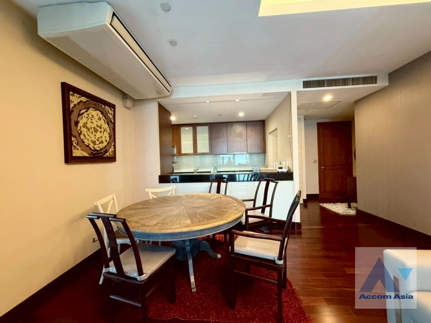 unit 2 Bedrooms  Condominium For Rent in Sathorn, Bangkok  near BTS Chong Nonsi (1521084)