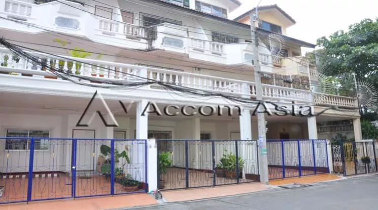 unit 4 Bedrooms  House For Rent in Sathorn, Bangkok  (2521129)