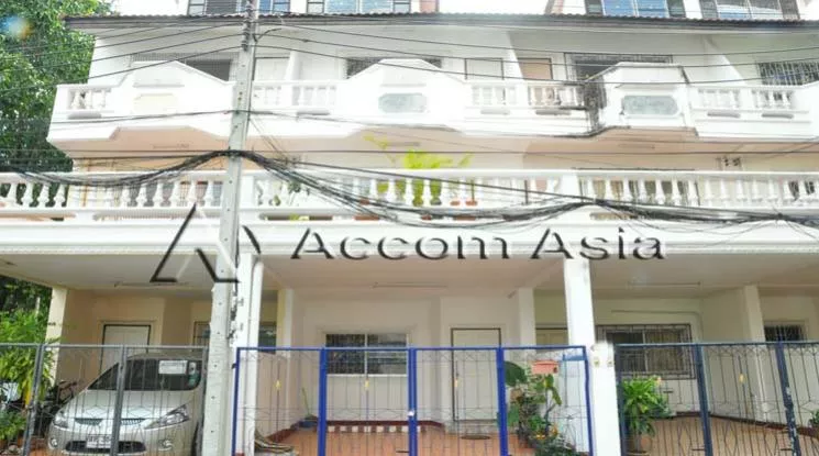 unitHome Office |  4 Bedrooms  Townhouse For Rent in Sathorn, Bangkok  near MRT Lumphini (2521130)