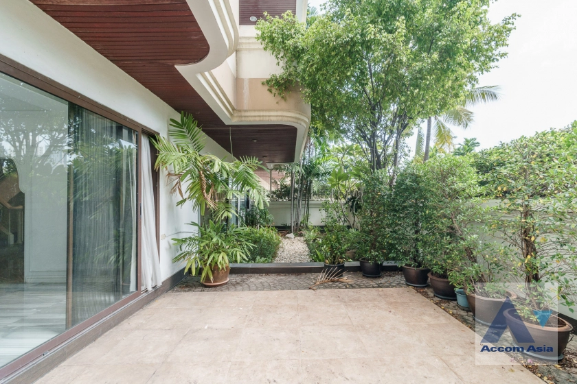 18  4 br Apartment For Rent in Sukhumvit ,Bangkok BTS Phrom Phong at Pet friendly - High rise Apartment in Phrom Phong 1421155