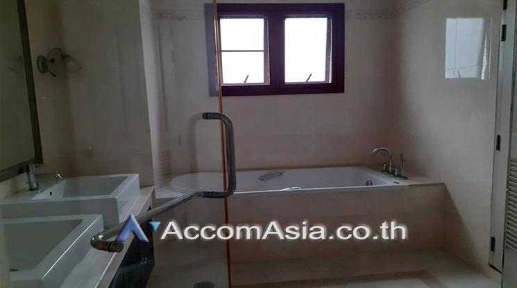 5  4 br House For Rent in Pattanakarn ,Bangkok  at Peaceful compound 1521192