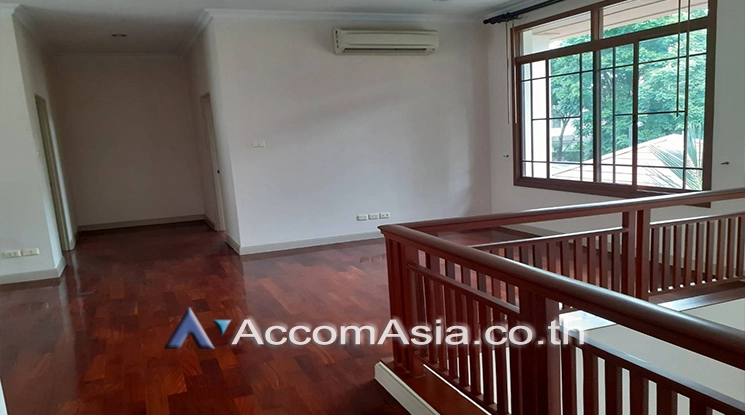6  4 br House For Rent in Pattanakarn ,Bangkok  at Peaceful compound 1521192