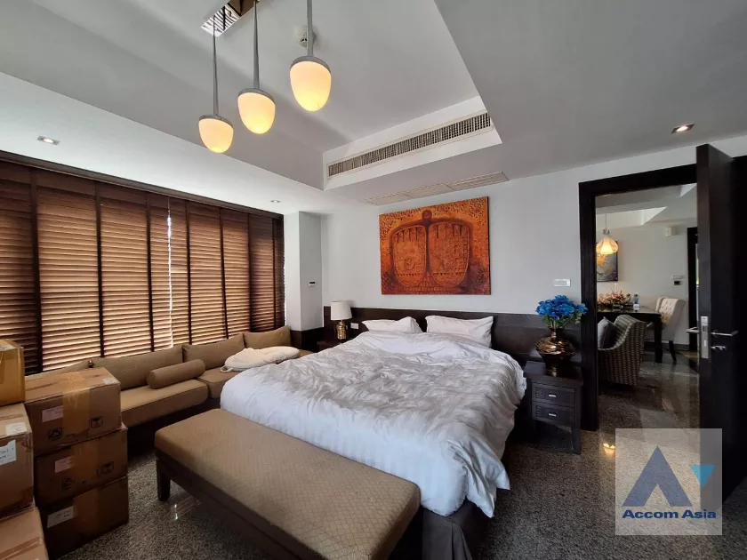 unit 2 Bedrooms  Apartment For Rent in Sukhumvit, Bangkok  near BTS Phra khanong (1421206)