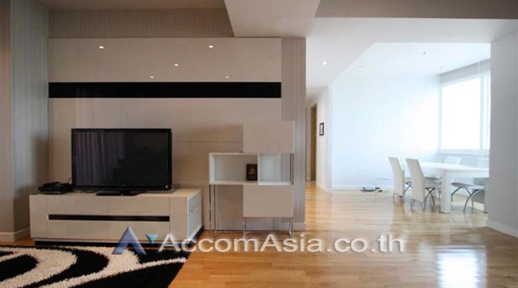 unit 2 Bedrooms  Condominium For Rent in Sukhumvit, Bangkok  near BTS Asok - MRT Sukhumvit (1521212)