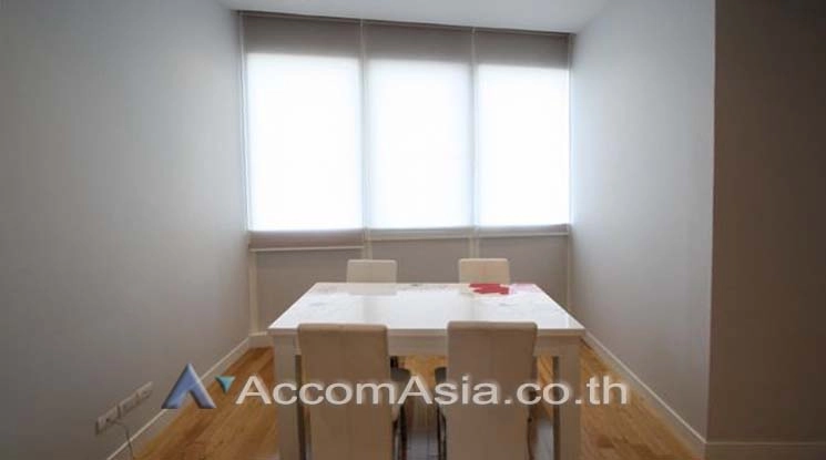 unit 2 Bedrooms  Condominium For Rent in Sukhumvit, Bangkok  near BTS Asok - MRT Sukhumvit (1521212)