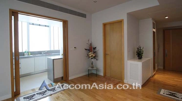 unit 2 Bedrooms  Condominium For Rent in Sukhumvit, Bangkok  near BTS Asok - MRT Sukhumvit (1521212)