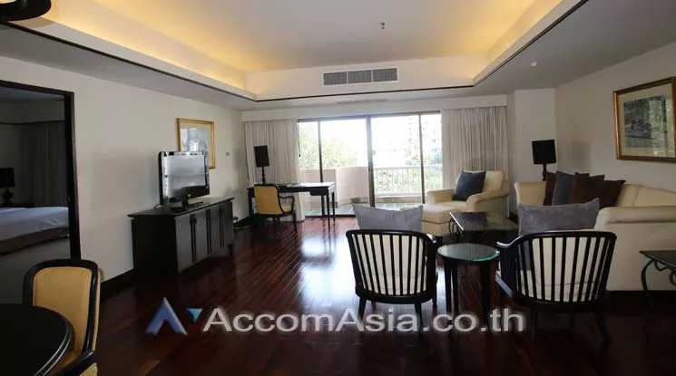  2 Bedrooms  Apartment For Rent in Sathorn, Bangkok  near MRT Lumphini (1421249)