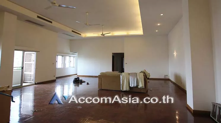  5 Bedrooms  Apartment For Rent in Sathorn, Bangkok  near MRT Lumphini (10191)