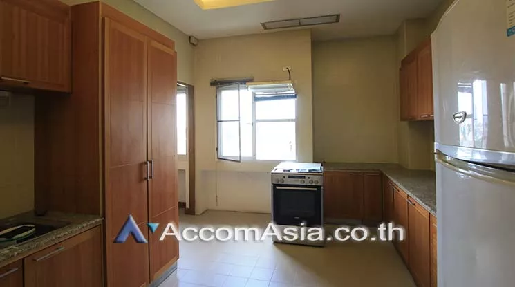 5  5 br Apartment For Rent in Sathorn ,Bangkok MRT Lumphini at Low rise Building 10191