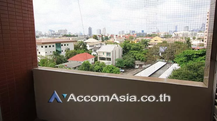 9  5 br Apartment For Rent in Sathorn ,Bangkok MRT Lumphini at Low rise Building 10191