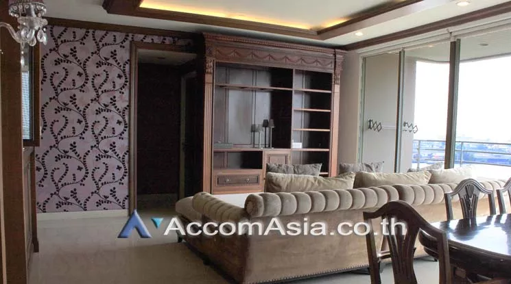  3 Bedrooms  Condominium For Sale in Charoennakorn, Bangkok  near BTS Krung Thon Buri (1521361)