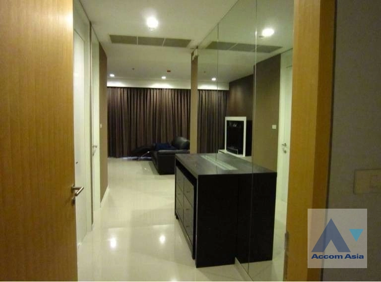 unit 2 Bedrooms  Condominium For Rent & Sale in Sathorn, Bangkok  near MRT Khlong Toei (1521372)