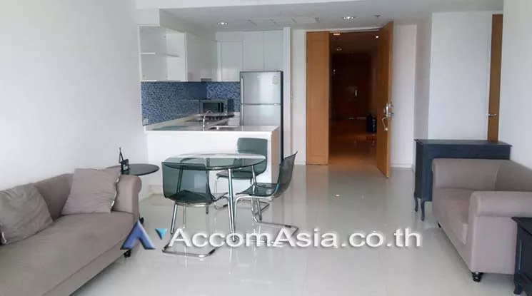  2 Bedrooms  Condominium For Rent & Sale in Ploenchit, Bangkok  near BTS Chitlom (1521384)