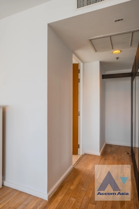 10  2 br Condominium For Rent in Ploenchit ,Bangkok BTS Chitlom at Royal Maneeya Executive Residence 1521387