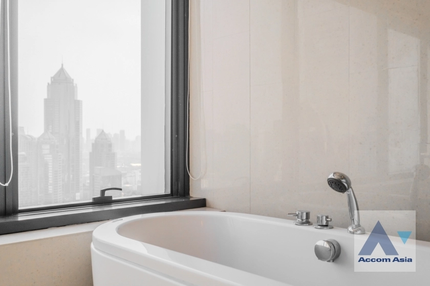 13  2 br Condominium For Rent in Ploenchit ,Bangkok BTS Chitlom at Royal Maneeya Executive Residence 1521387