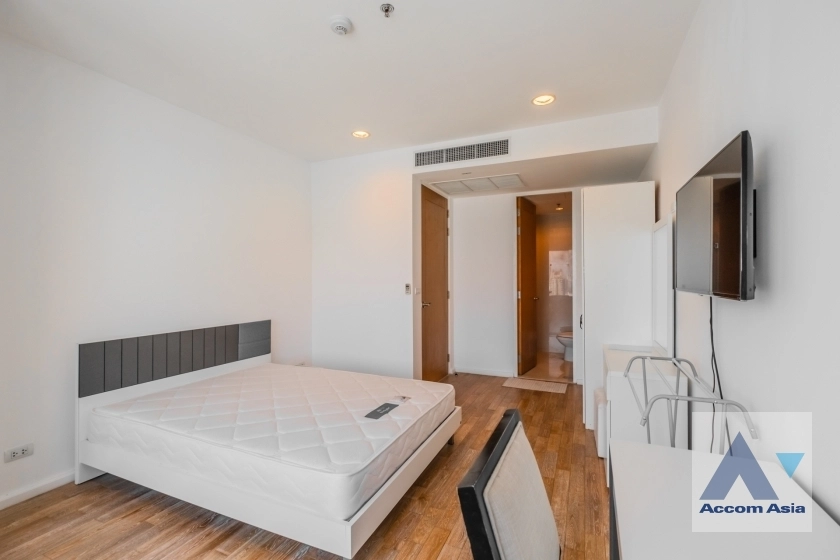 15  2 br Condominium For Rent in Ploenchit ,Bangkok BTS Chitlom at Royal Maneeya Executive Residence 1521387