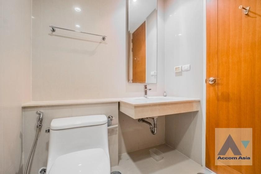 18  2 br Condominium For Rent in Ploenchit ,Bangkok BTS Chitlom at Royal Maneeya Executive Residence 1521387