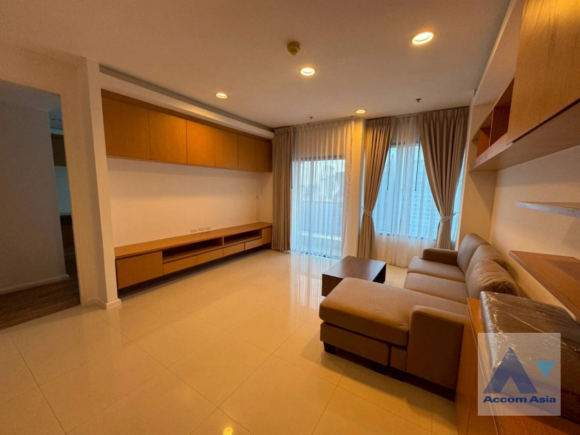 Royal Maneeya Executive Residence Condominium  1 Bedroom for Sale & Rent BTS Chitlom in Ploenchit Bangkok
