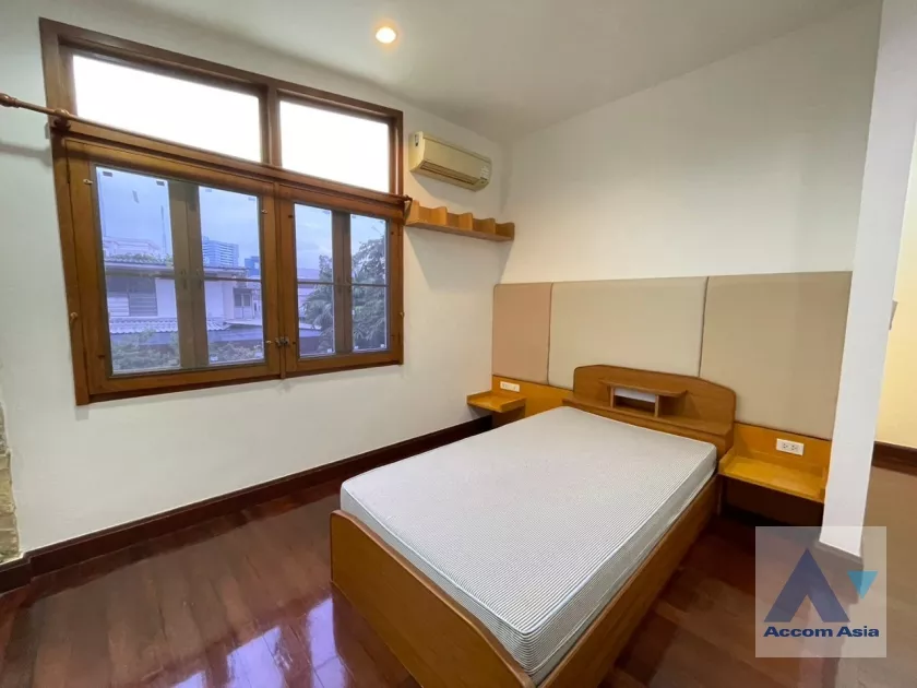 9  3 br House For Rent in Phaholyothin ,Bangkok BTS Saphan-Kwai 90347