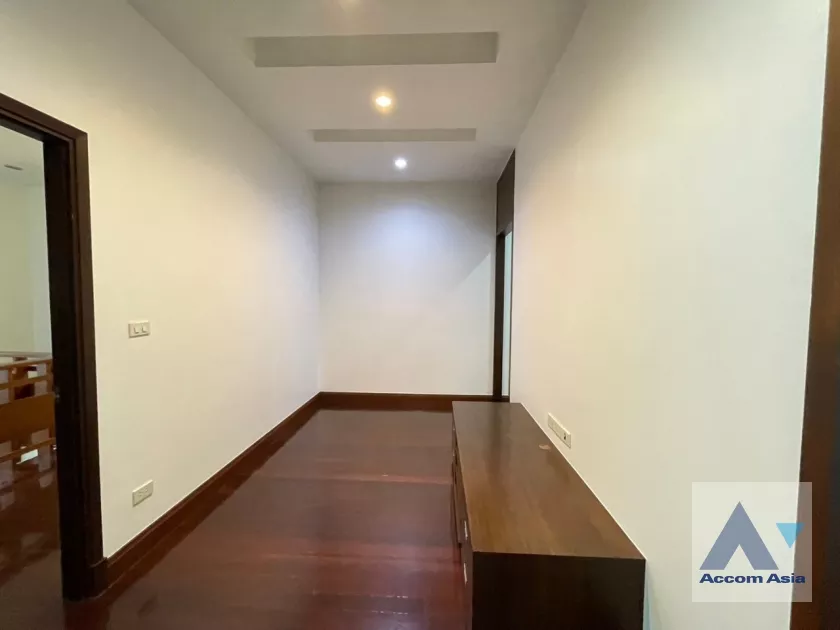 18  3 br House For Rent in Phaholyothin ,Bangkok BTS Saphan-Kwai 90347
