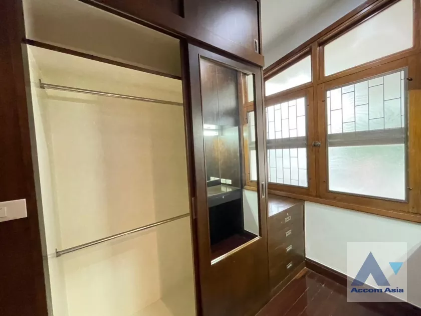 17  3 br House For Rent in Phaholyothin ,Bangkok BTS Saphan-Kwai 90347
