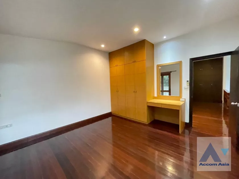 22  3 br House For Rent in Phaholyothin ,Bangkok BTS Saphan-Kwai 90347