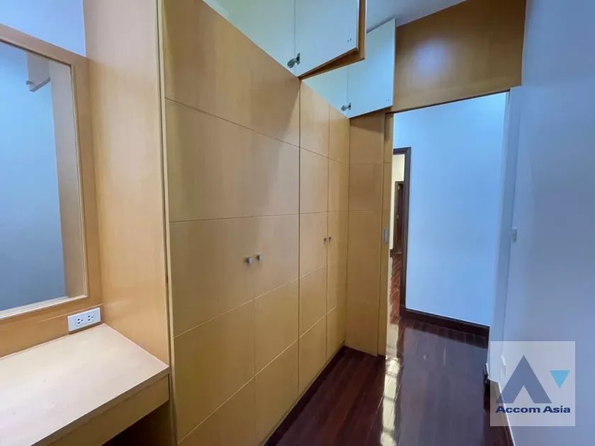 25  3 br House For Rent in Phaholyothin ,Bangkok BTS Saphan-Kwai 90347