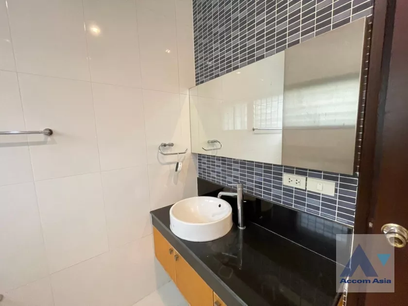 36  3 br House For Rent in Phaholyothin ,Bangkok BTS Saphan-Kwai 90347