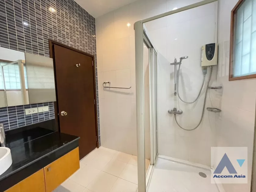 39  3 br House For Rent in Phaholyothin ,Bangkok BTS Saphan-Kwai 90347