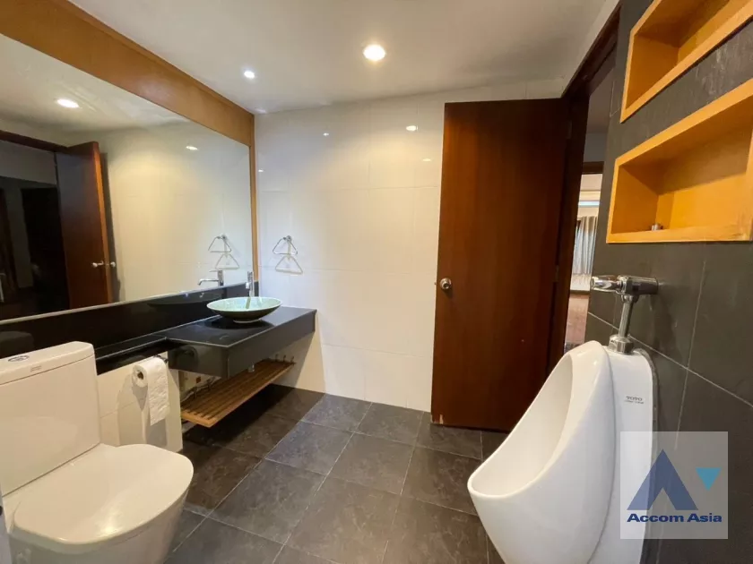 34  3 br House For Rent in Phaholyothin ,Bangkok BTS Saphan-Kwai 90347