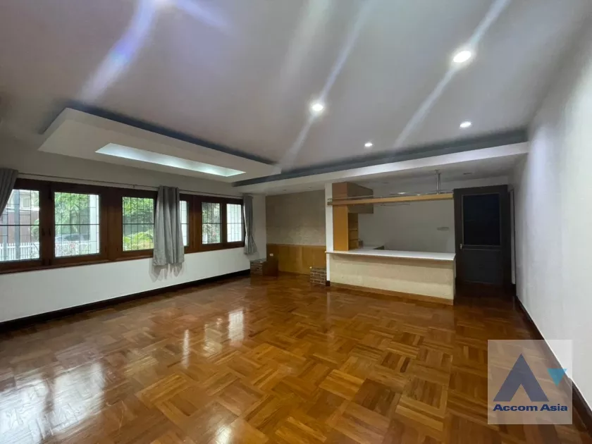 6  3 br House For Rent in Phaholyothin ,Bangkok BTS Saphan-Kwai 90347